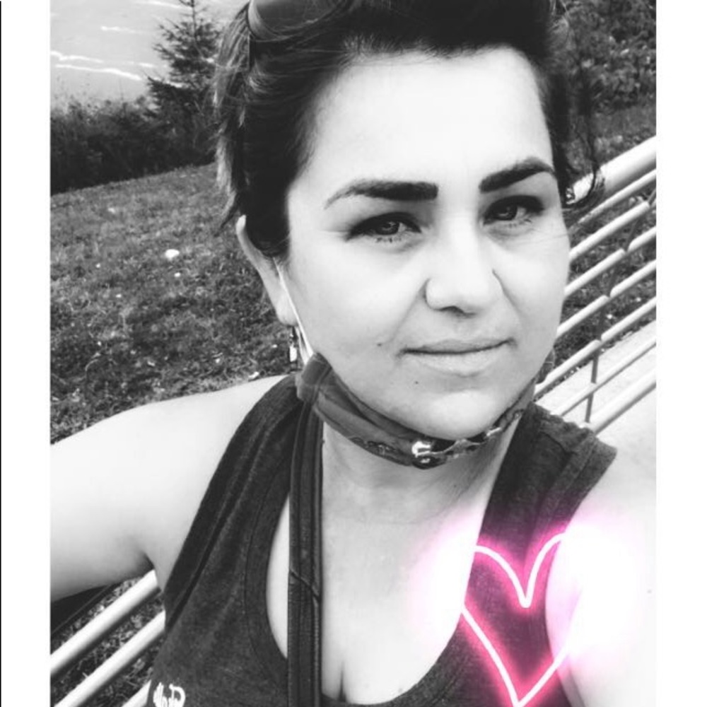 Meet your Posher, Laura